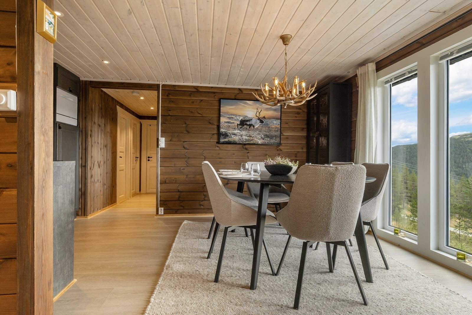 God plass til spisegruppe Galleribilde