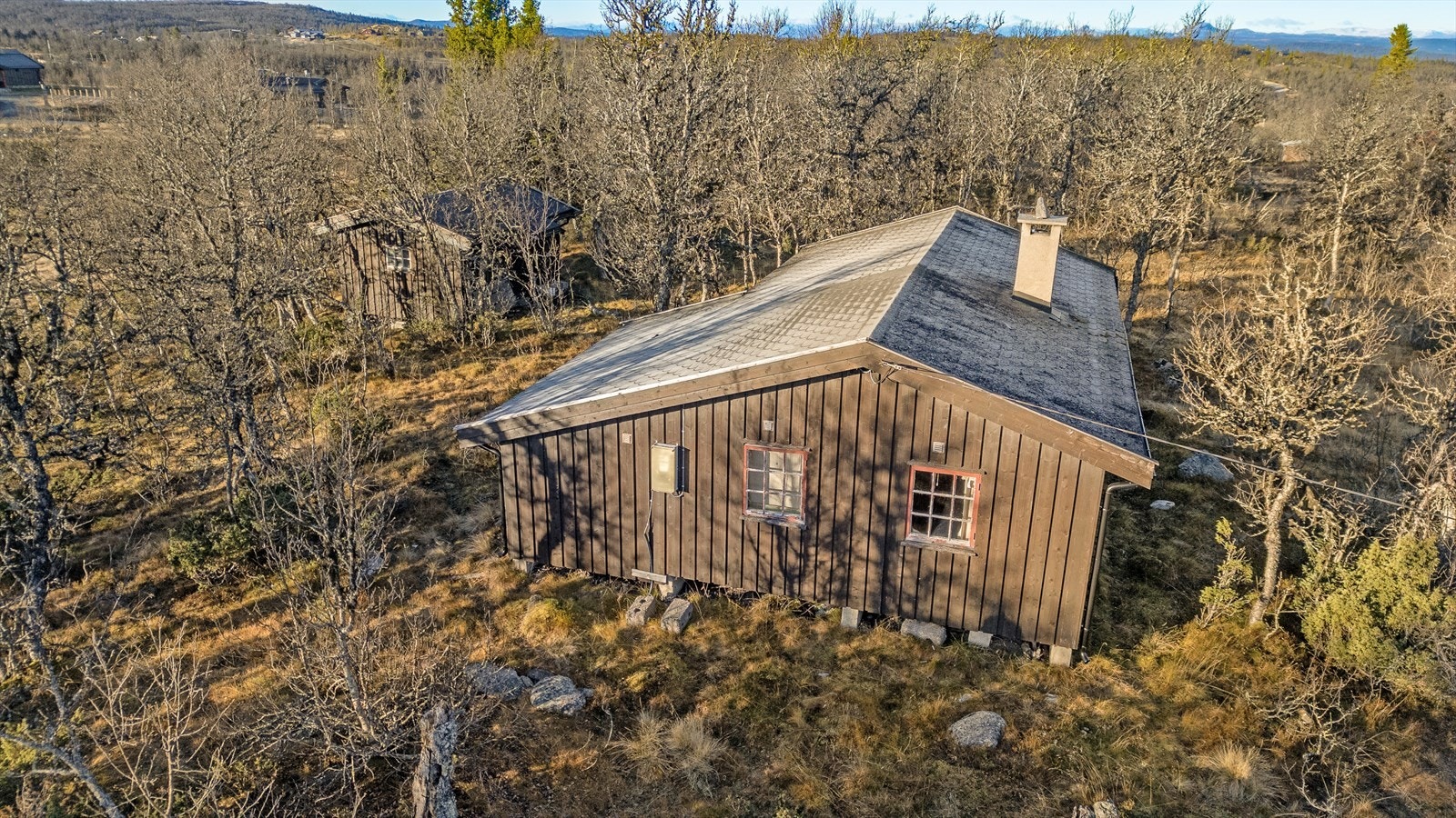 Uthus på eiendommen. Galleribilde