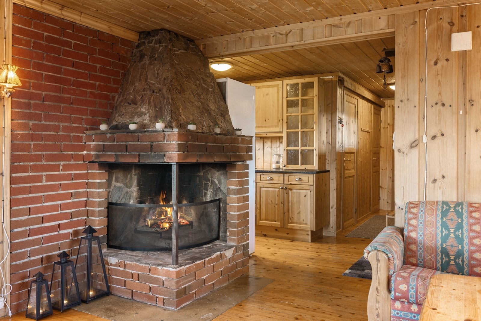 Kjøkkenet ligger adskilt fra stua. Galleribilde