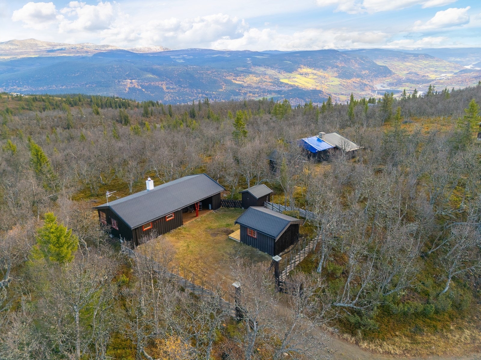 Kongslikammen 215 ligger fint til ca 970 moh, og ca 25 min opp fra Vinstra. Galleribilde