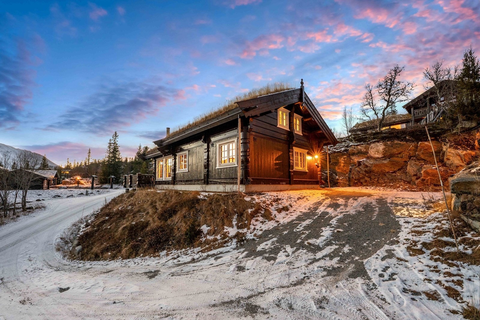 Attraktiv beliggenhet med umiddelbar nærhet til områdets beste langrennsløyper og kort vei til alpinbakken. Galleribilde