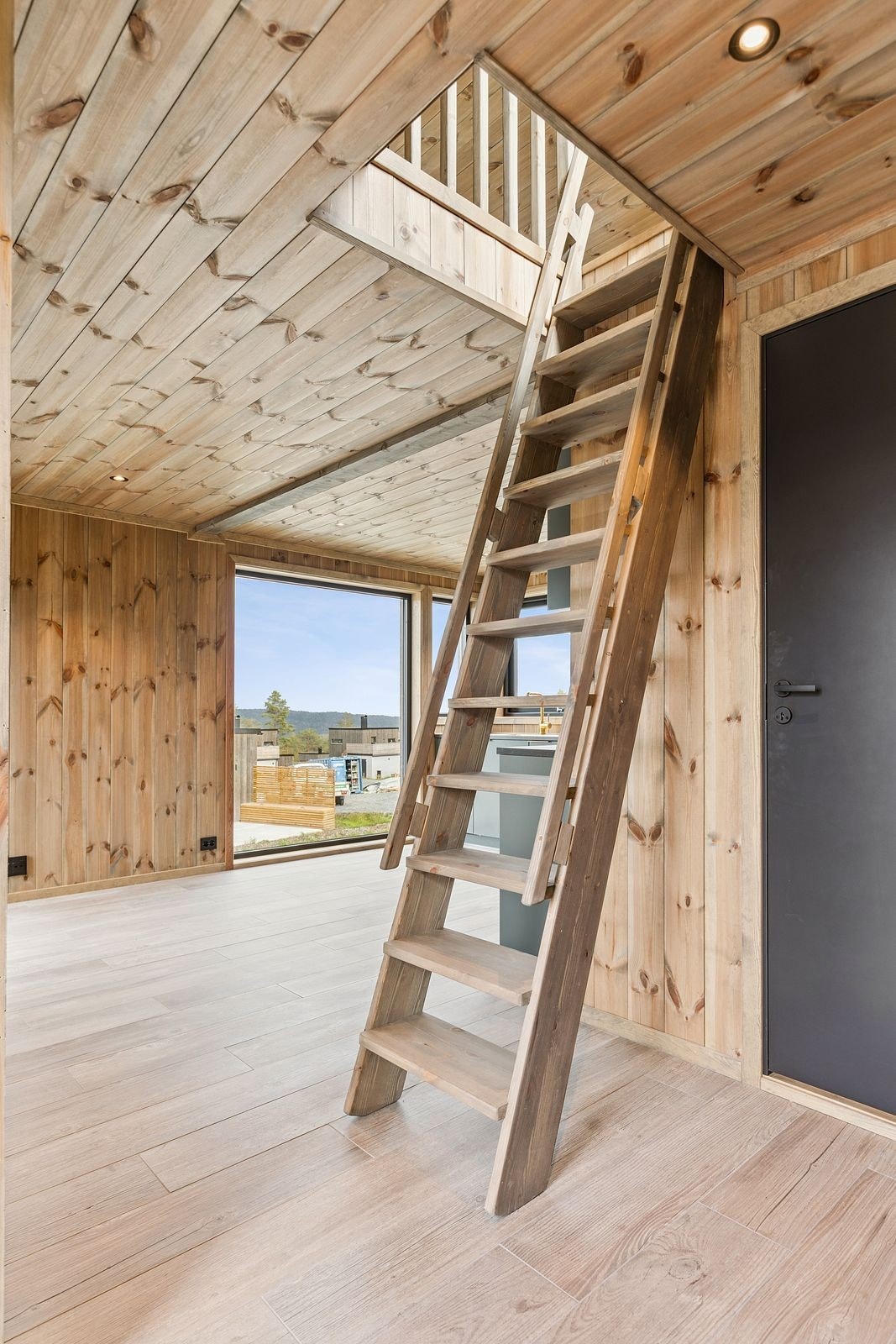 Plassbesparende trapp til 2. etg Galleribilde