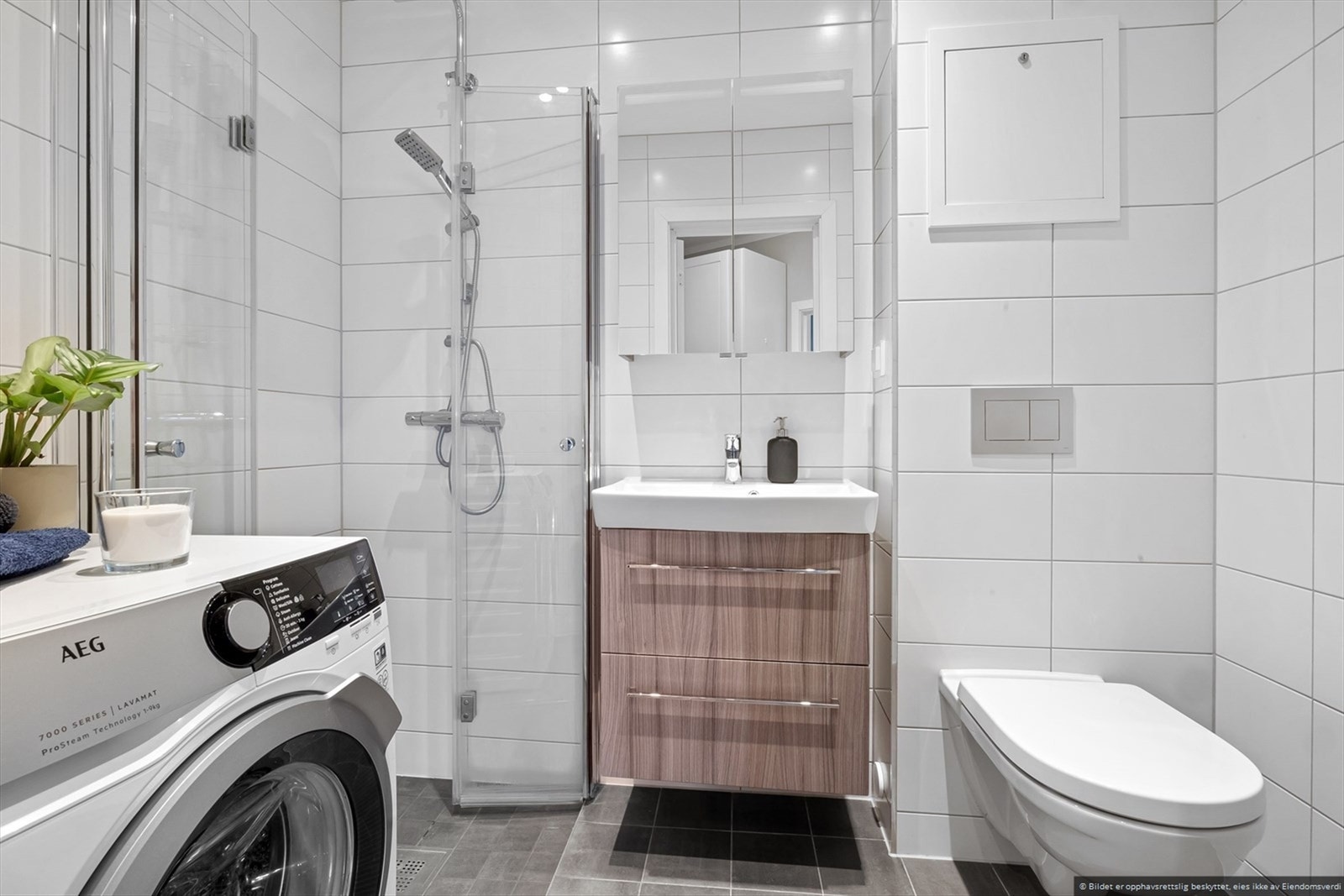 Lys, flislagt bad fra 2016 Galleribilde