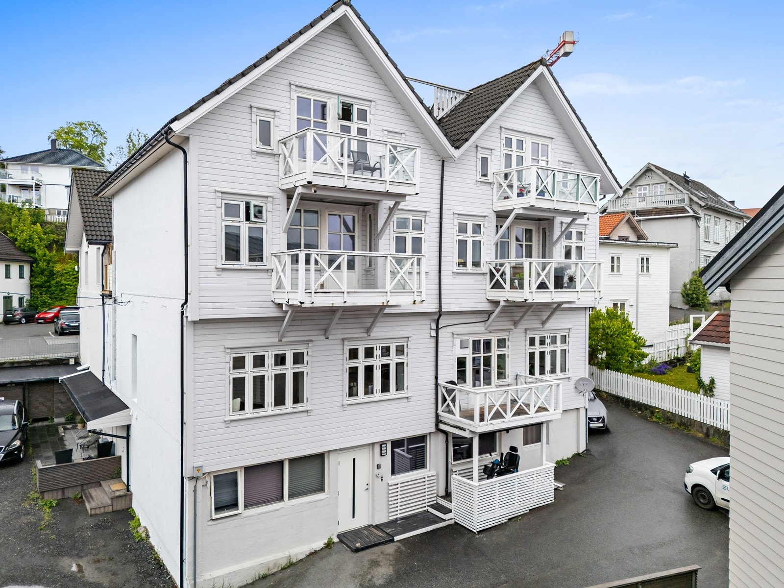 Leiligheten strekker seg over to plan, og ligger i 3. og 4. etasje. Galleribilde