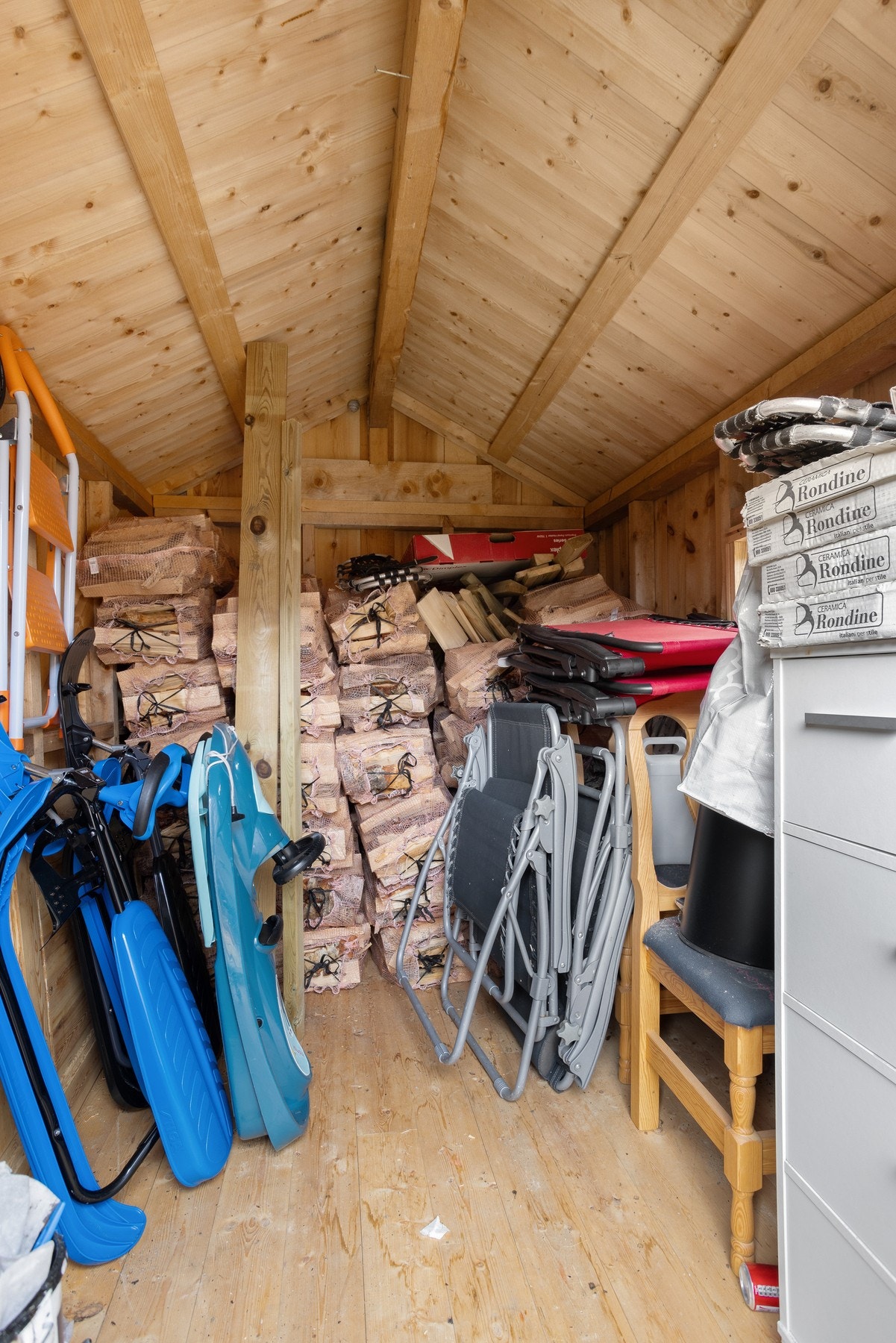 Frittstående bod Galleribilde