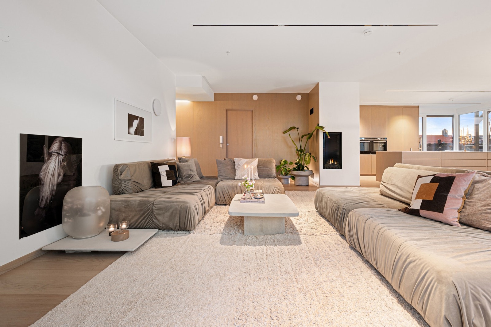 Det medfølger to parkeringsplasser i oppvarmet parkeringskjeller. Galleribilde