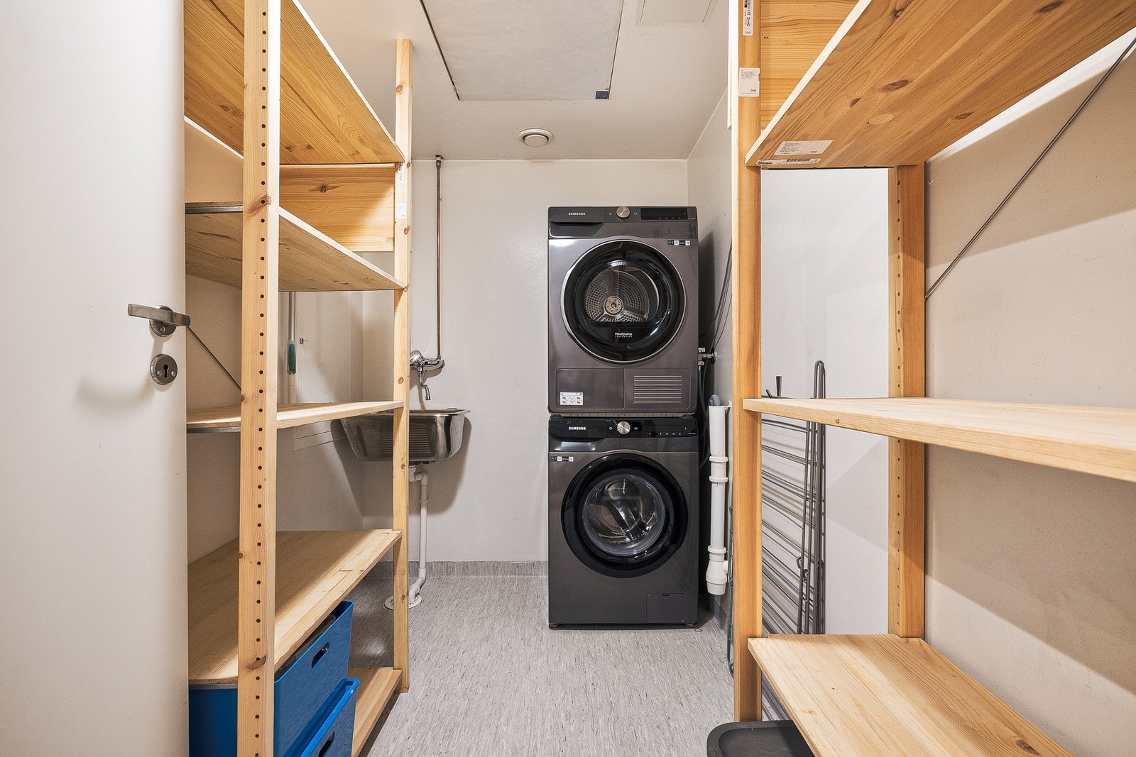 Leiligheten har også eget vaskerom, noe du kommer til å sette pris på Galleribilde