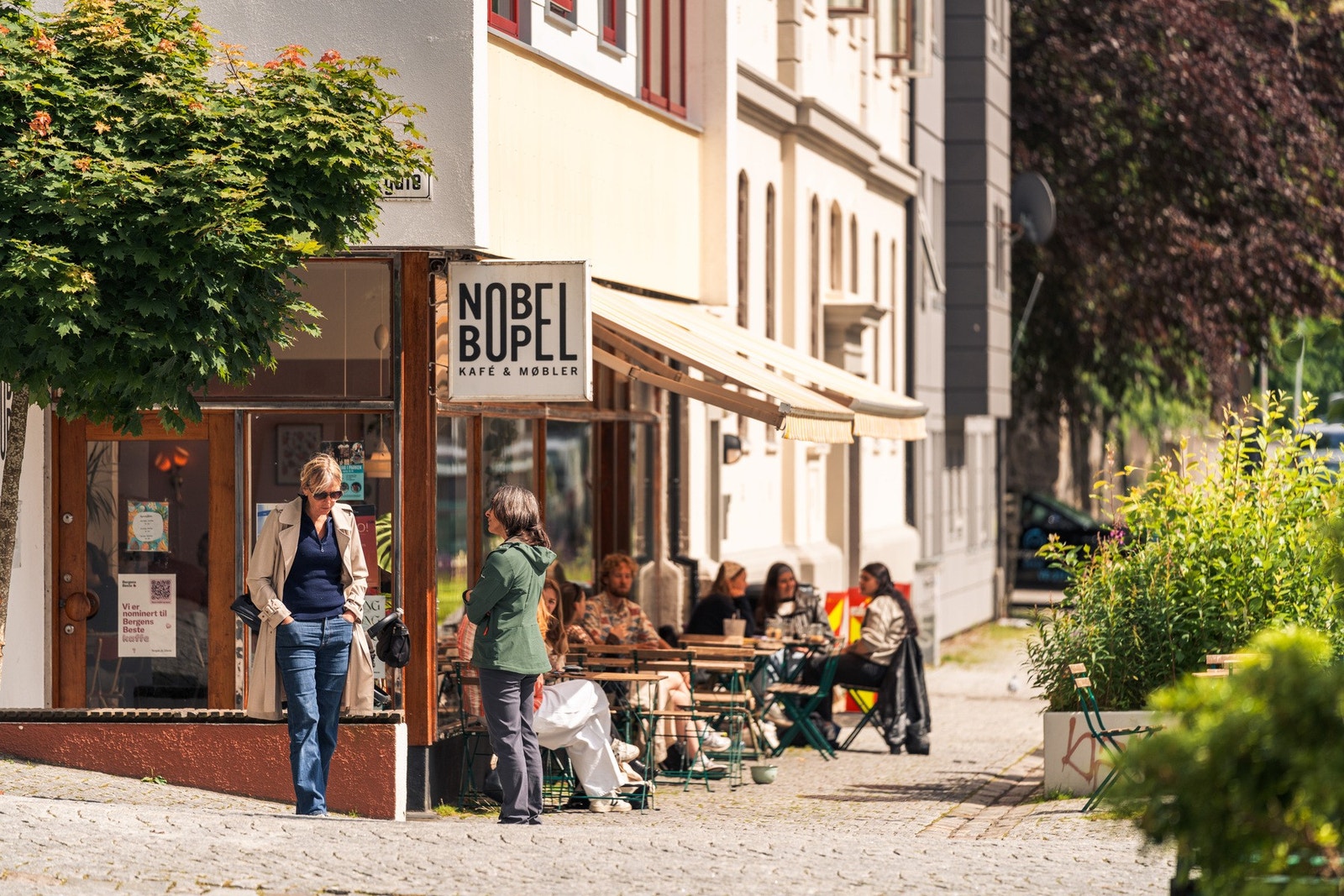 Både Nobel Bopel, Møllaren Kafé, Cornerteateret, Uno Marineholmen, Bergen Kaffebrenneri og Godt Brød er gode alternativer få minutters gange fra leiligheten Galleribilde