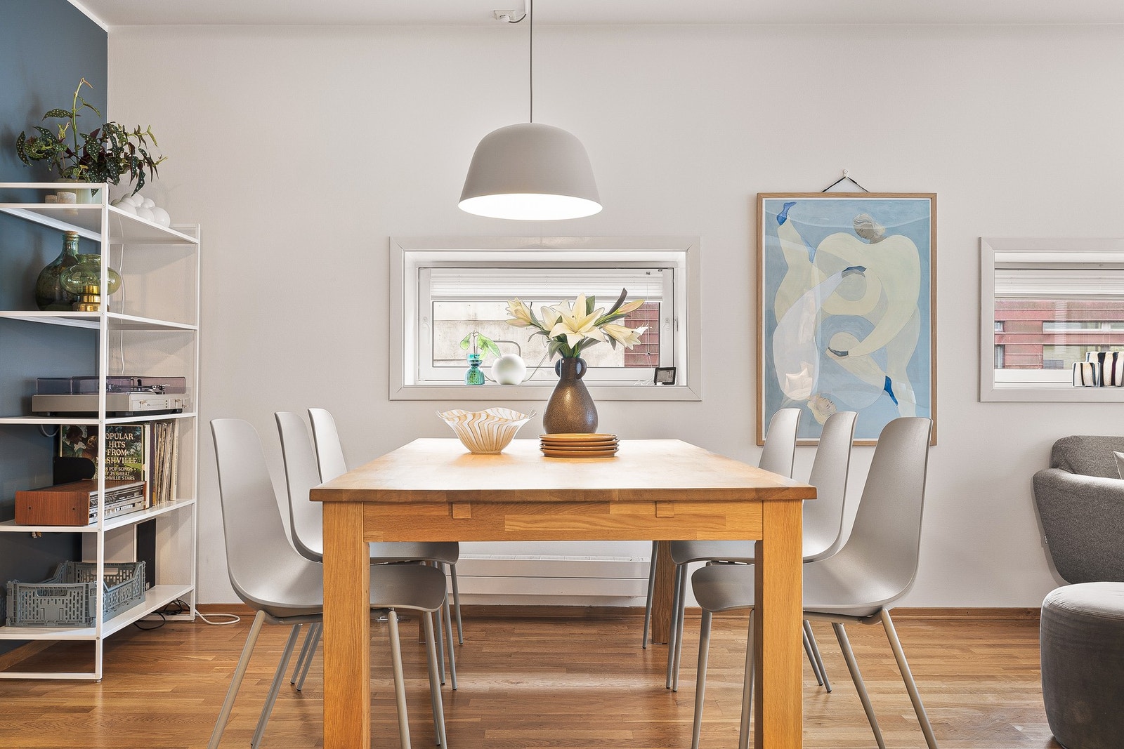 God avstand til bebyggelsen på siden gir skjermet stue Galleribilde