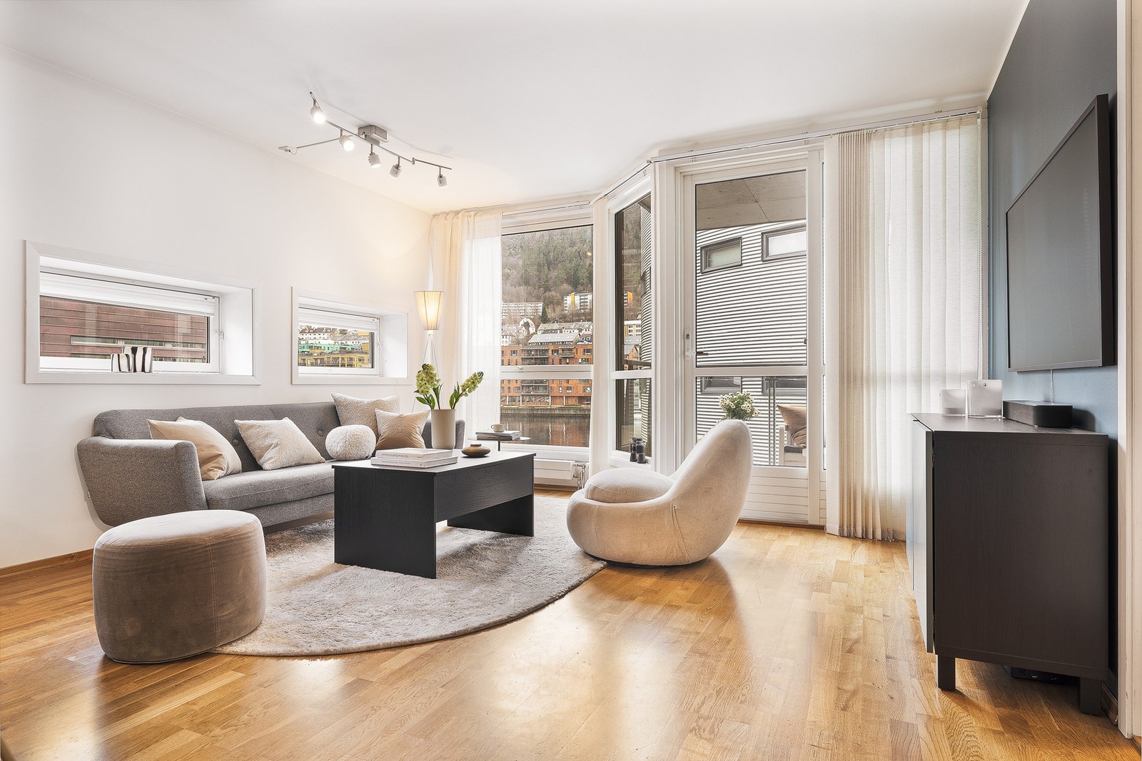 Bygningen var ny i 2007, noe som gjør at du har en helt annen komfort og standard enn de fleste bygningene i området Galleribilde