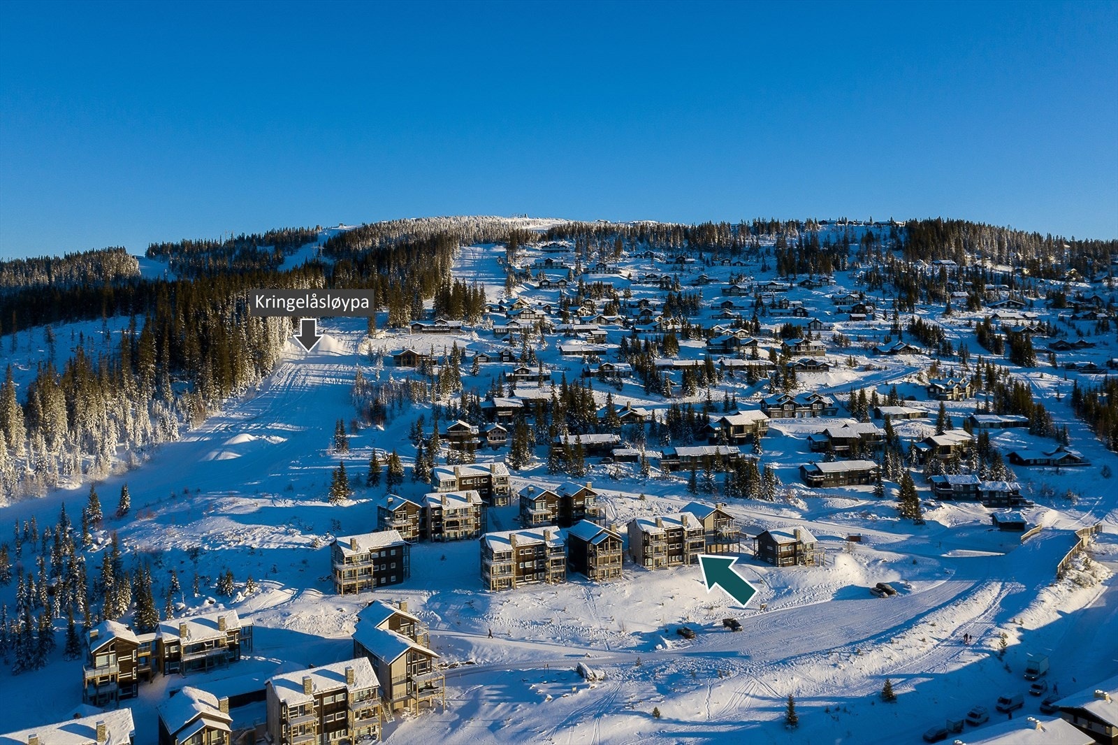 Leiligheten har flott beliggenhet helt inntil Kringelåsløypa. Galleribilde