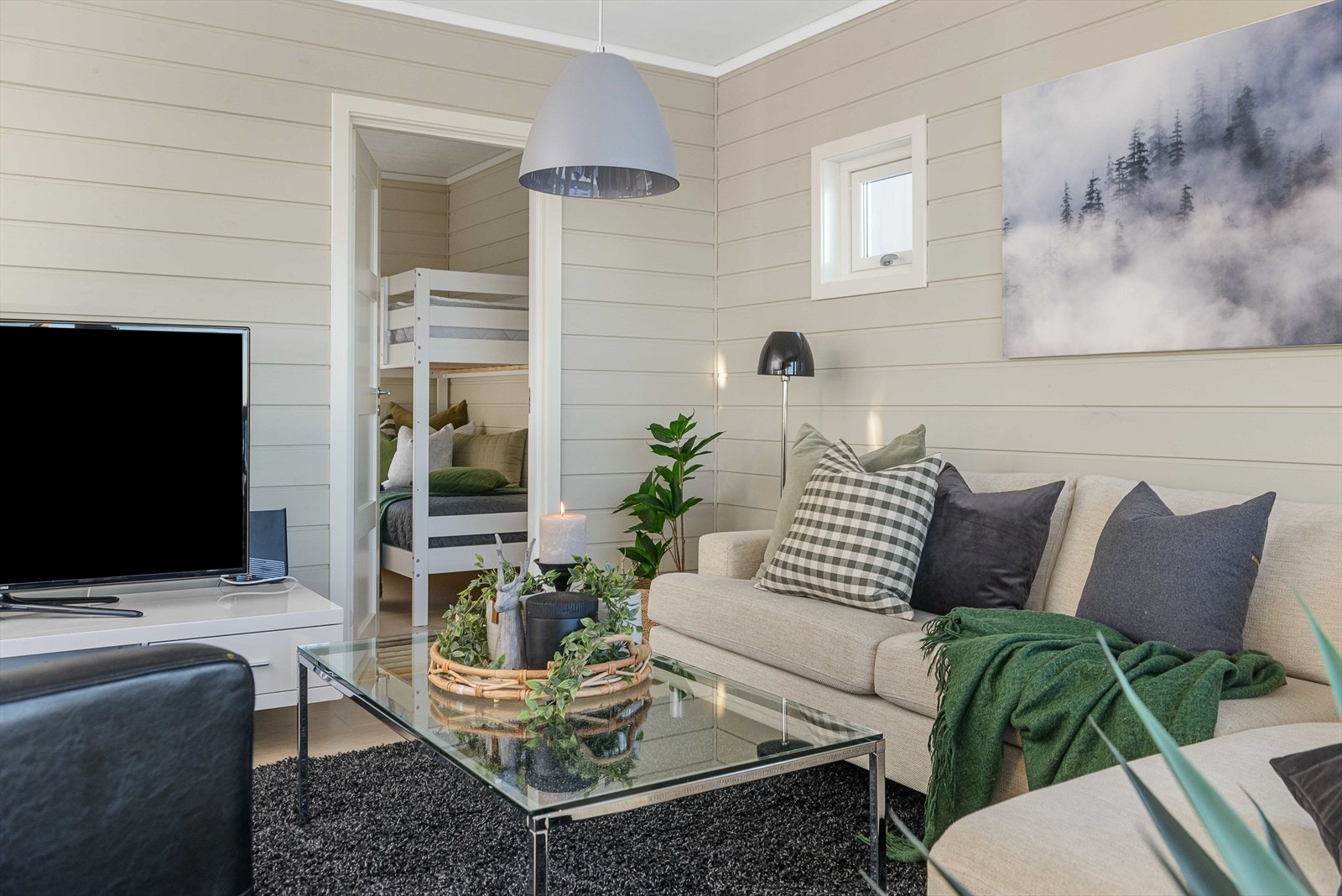 Dirkete tilgang til det ene soverommet fra stuen. Galleribilde