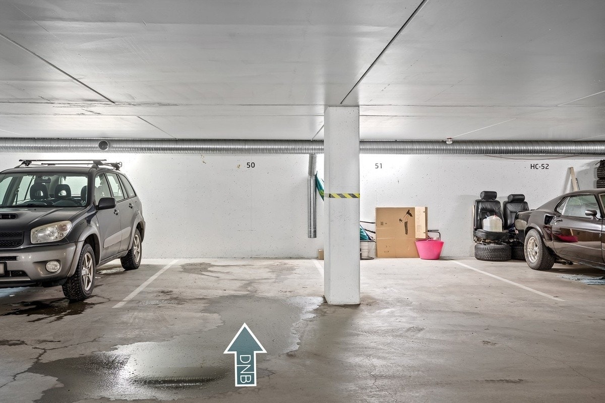 Parkeringsplass i garasje - 1000 kr ekstra for leie Galleribilde
