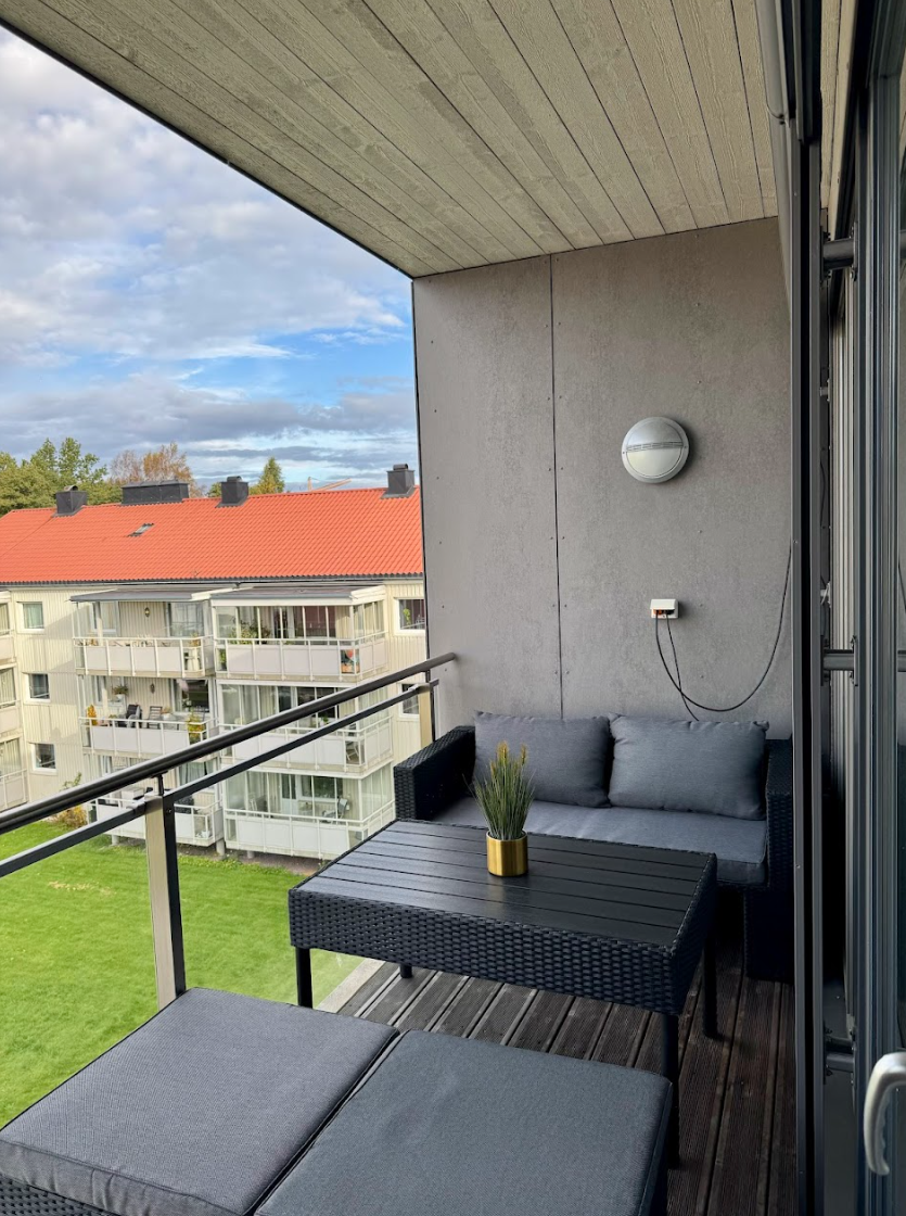 Solrik balkong Galleribilde