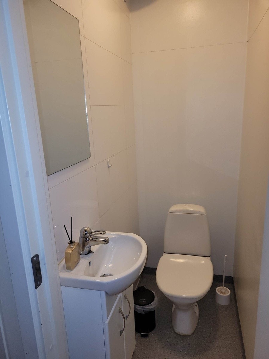 Separat Toalett. Galleribilde