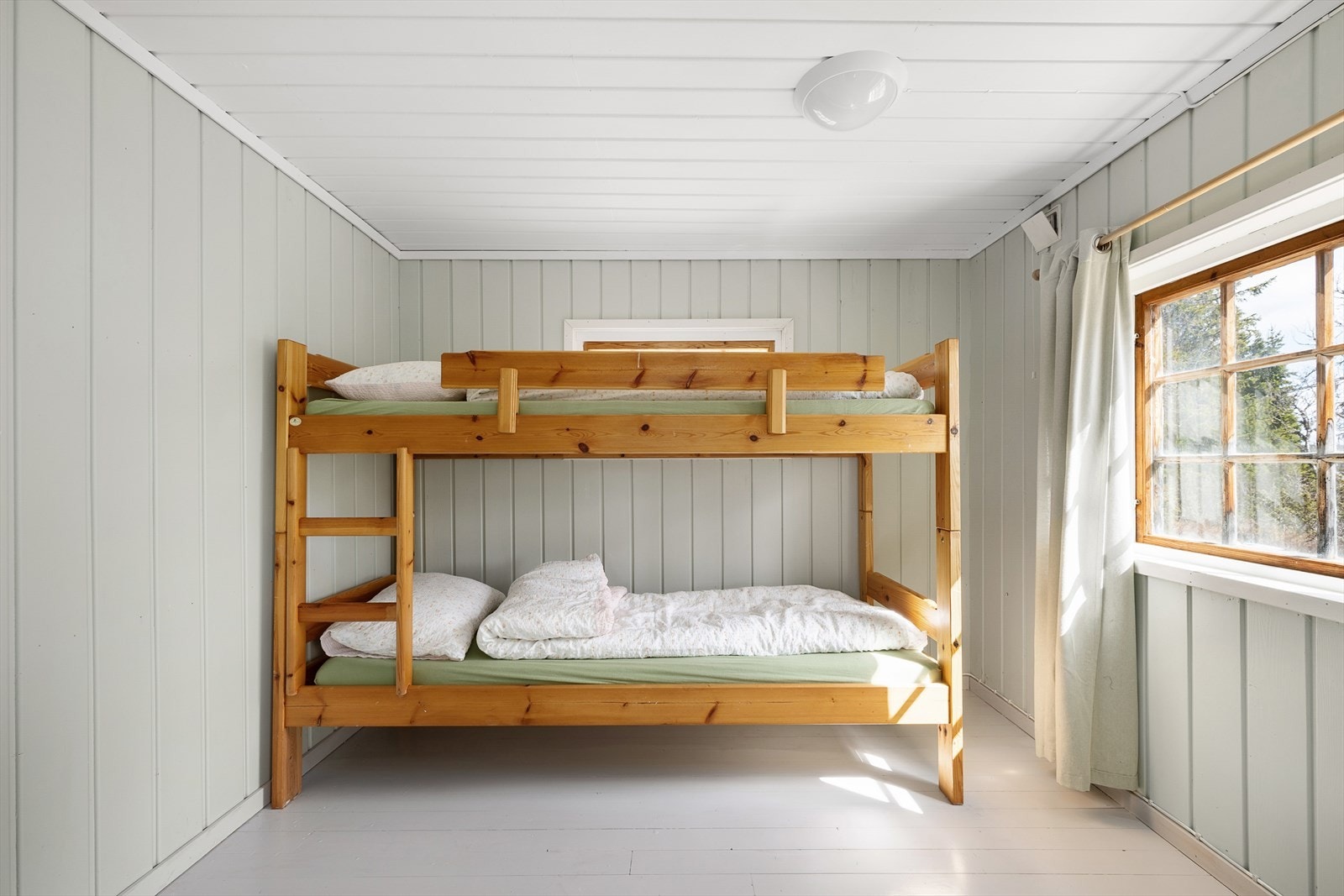 Soverommet er innredet med køyeseng. Galleribilde