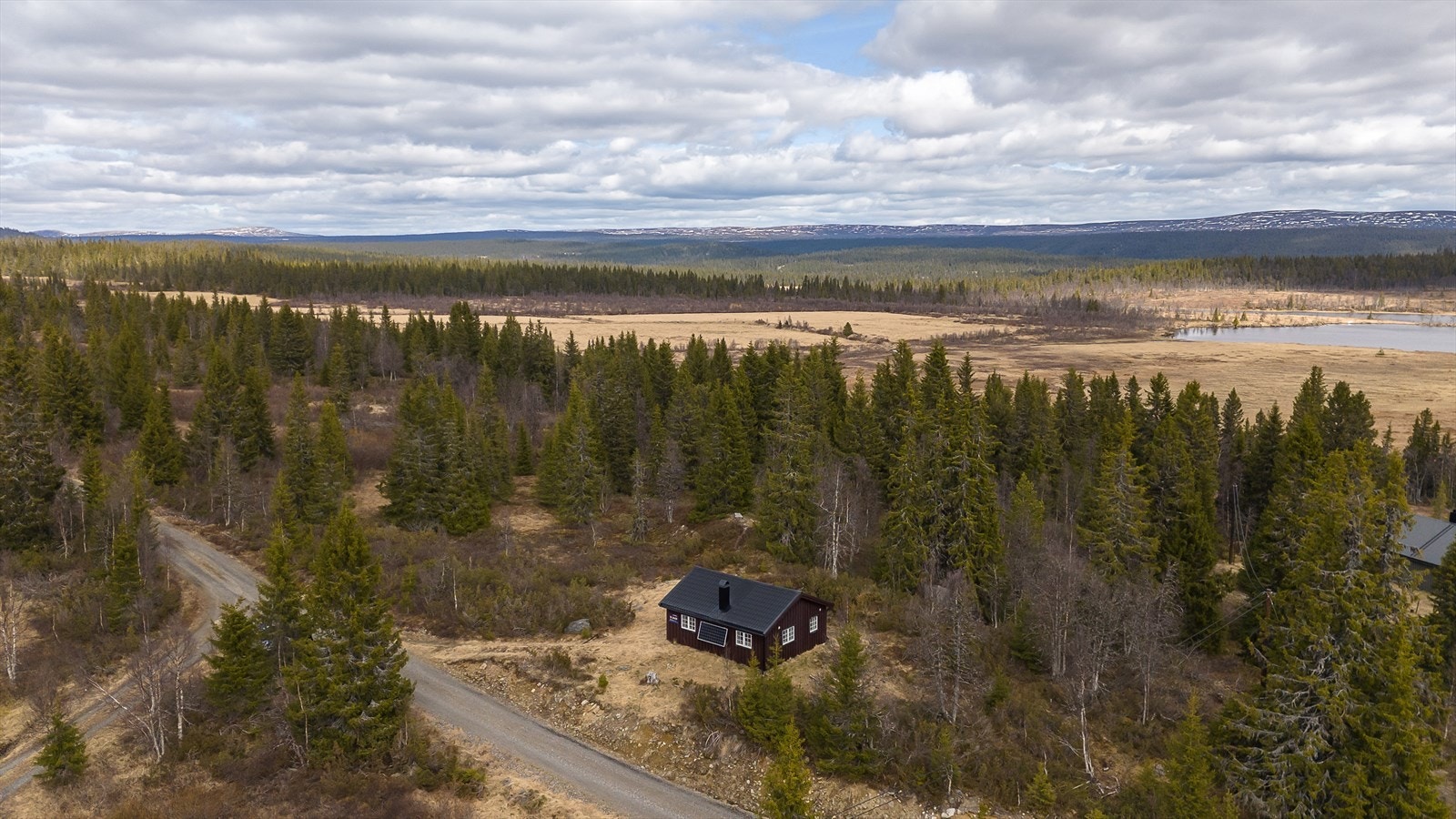 Dronefoto av området. Galleribilde
