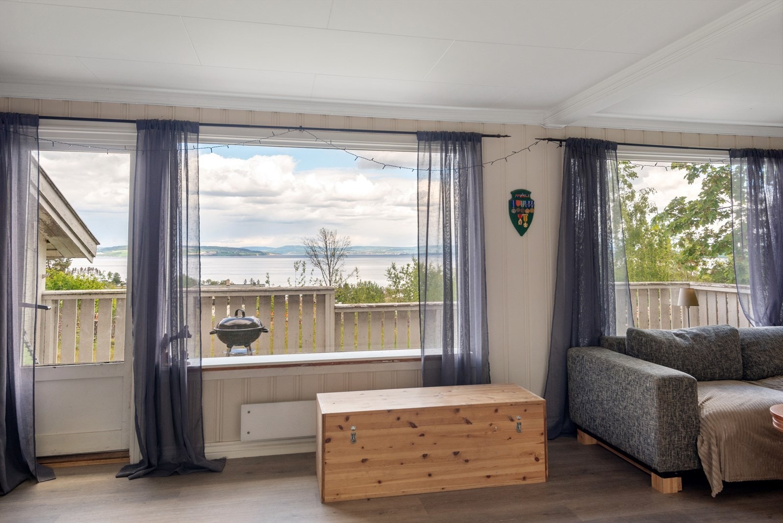 Påbygd del oppført ca 1975 - Utsikt mot Mjøsa Galleribilde