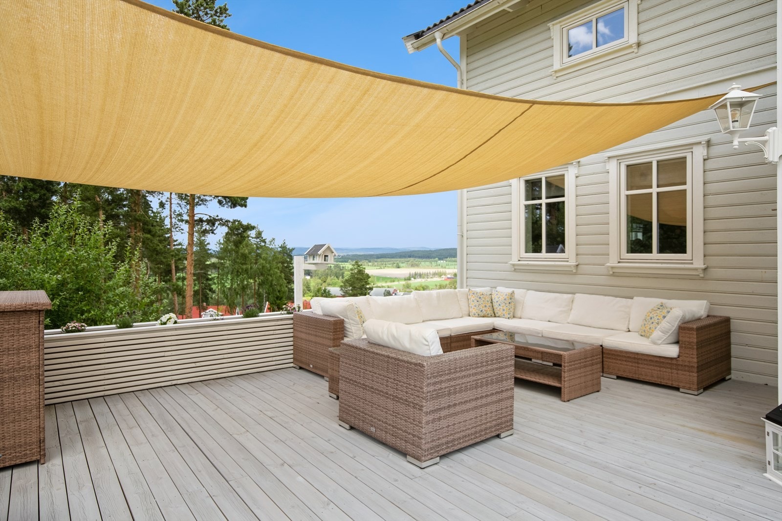 Terrasse. Galleribilde