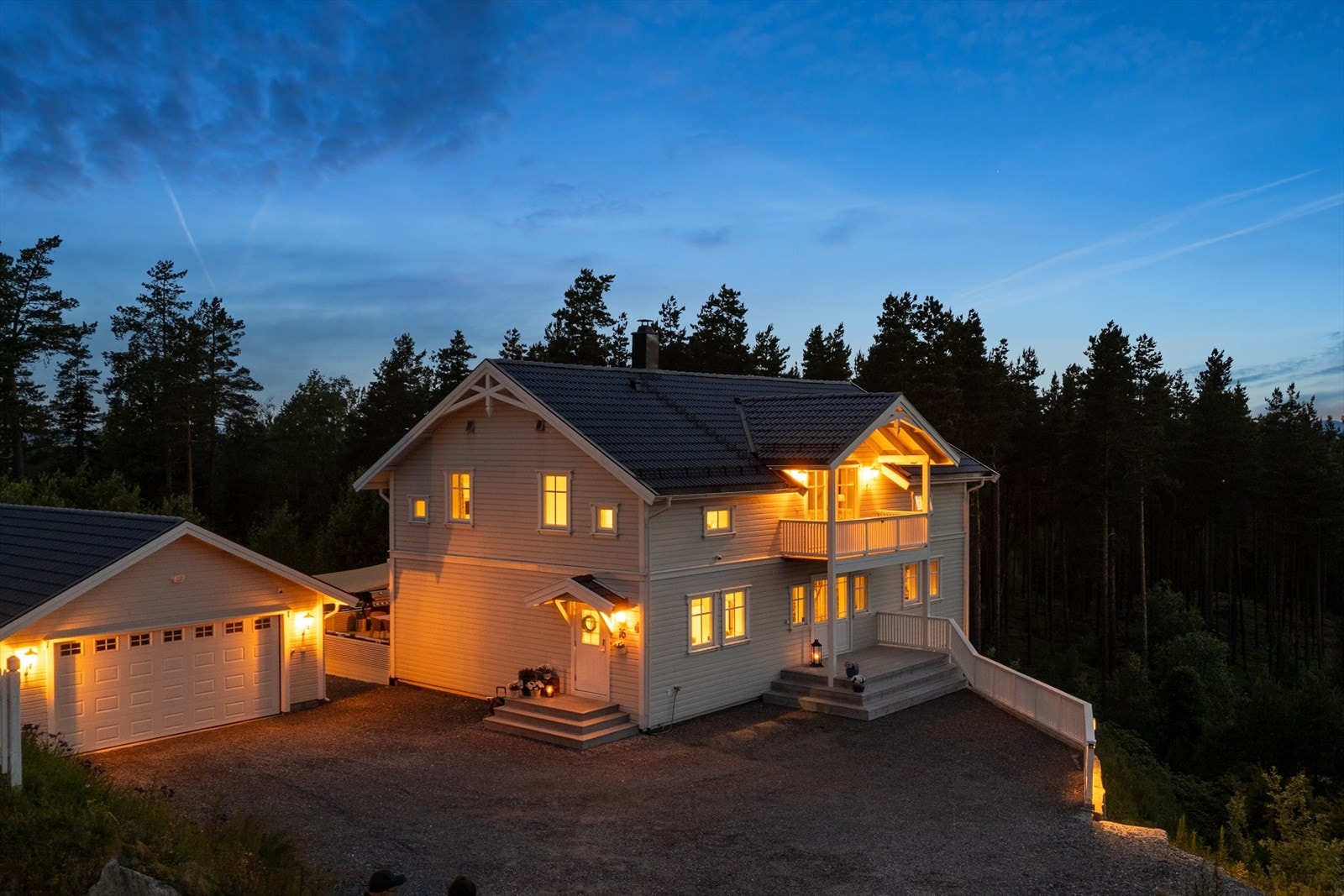 Kveldsatmosfære. Galleribilde