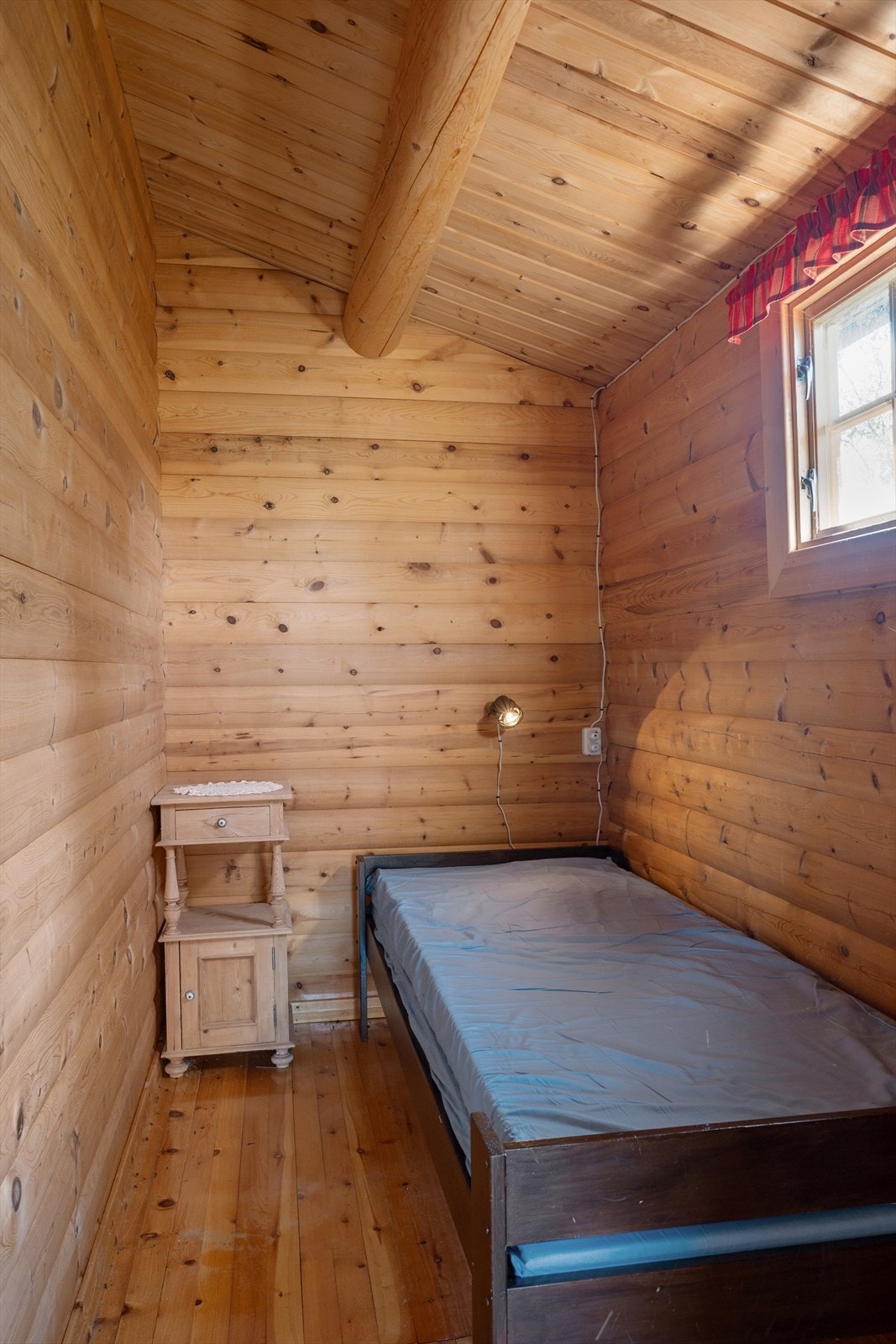 Soverom 3 har adkomst fra entréen. Galleribilde