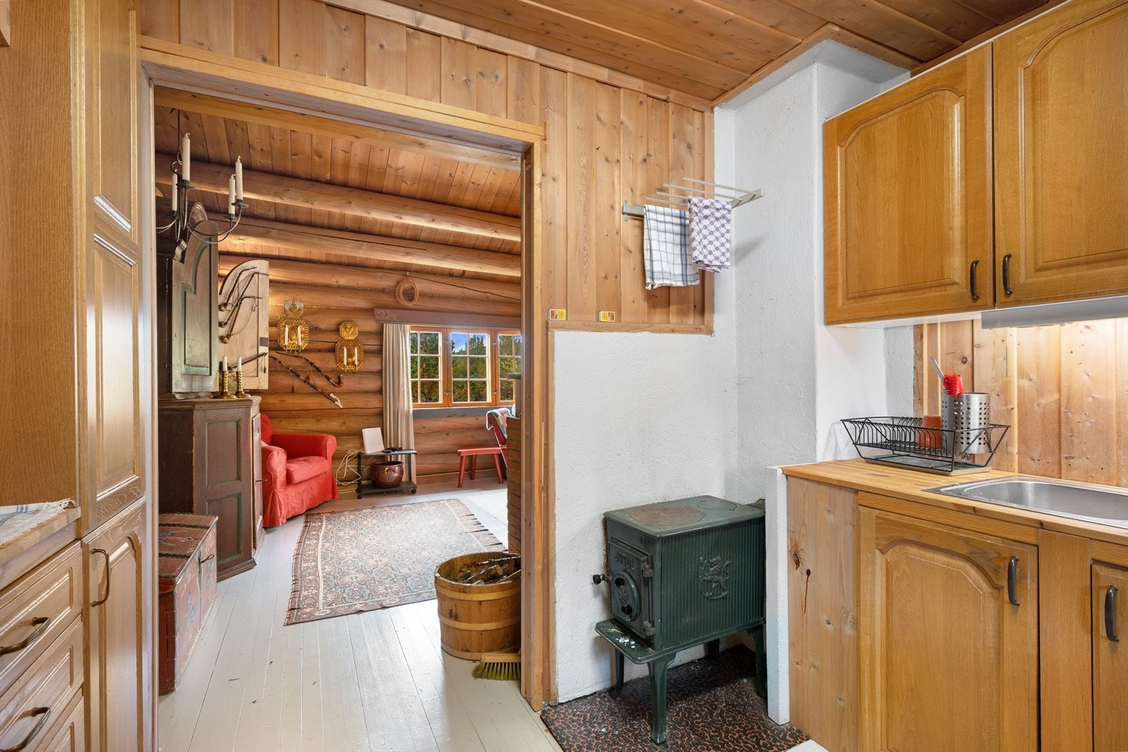 Jøtulovn gir ekstra varme i rommet. Galleribilde