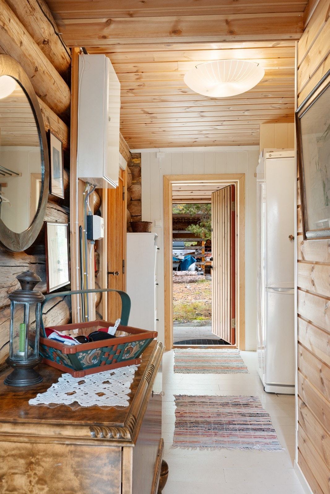 Entré med plass til oppbevaringsmøbler. Galleribilde