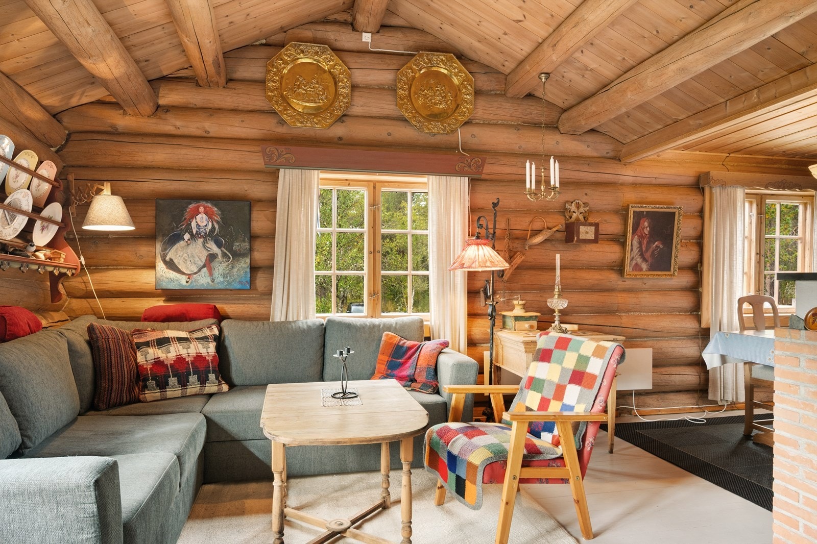 Her ligger alt til rette for et rolig og avslappende hytteliv! Galleribilde