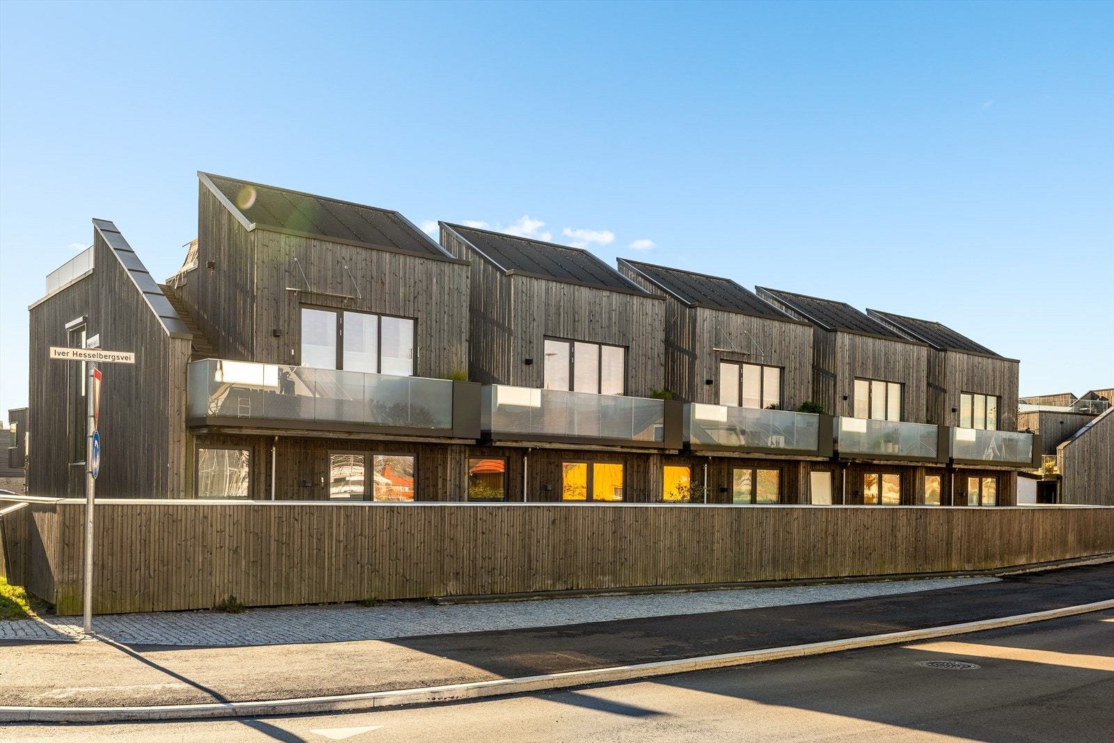 Fasaden sett fra baksiden av bygget. Galleribilde