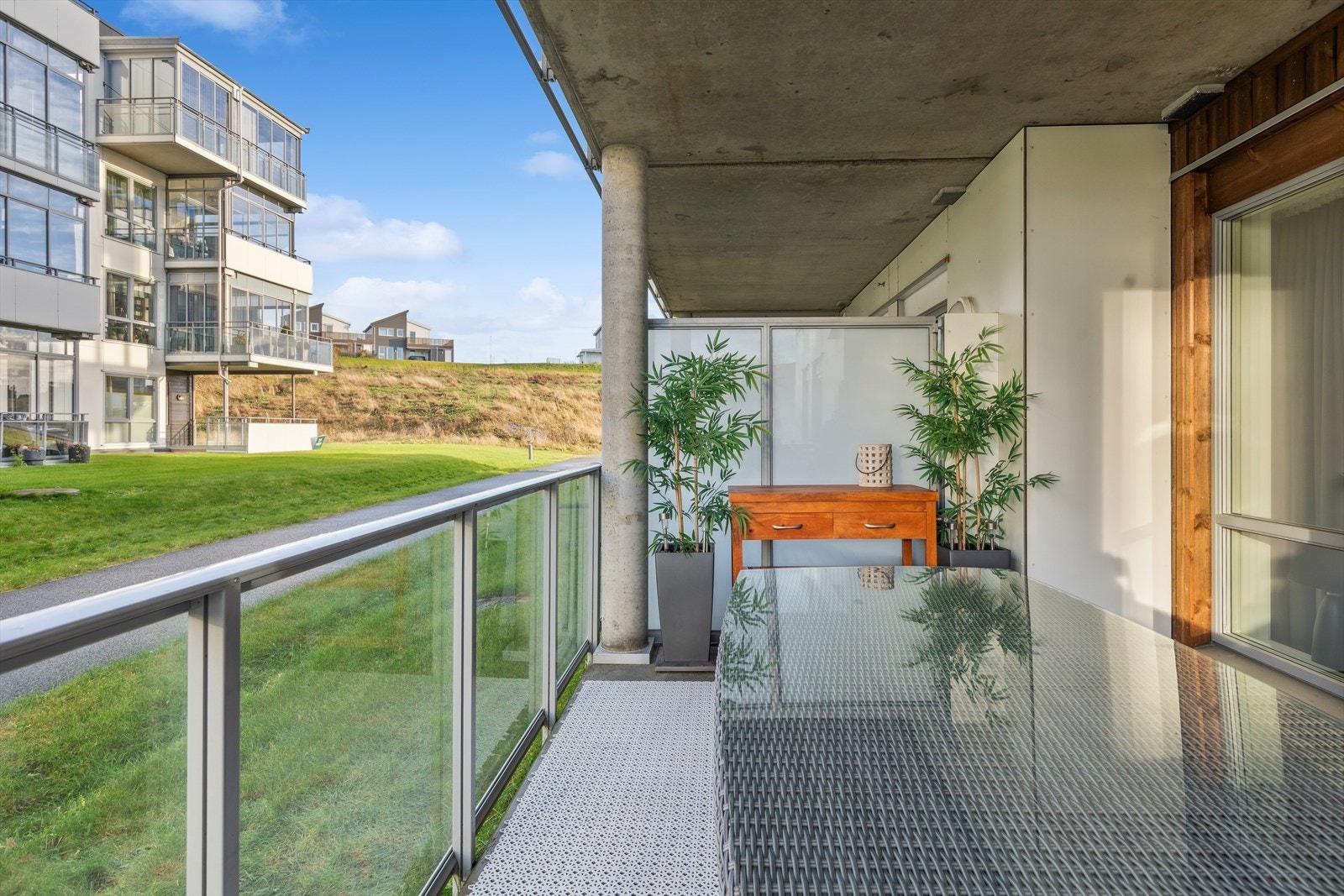 Terrasse målt til ca. 13 kvm. Galleribilde