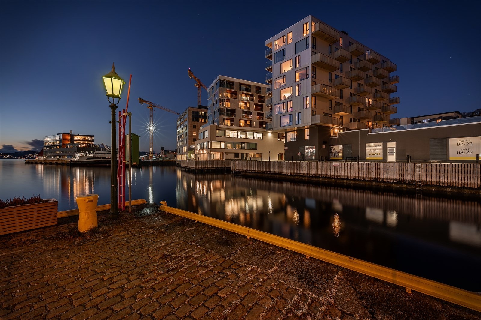 - Merk Bunnpris i underetasjen, som gjør ukeshandelen lettvint. Du har også få minutters gange til Kiwi og Rema 1000 - Galleribilde