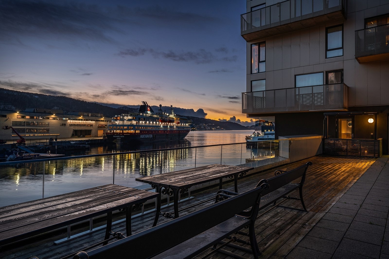 - Et av særdeles få moderne bygg i sjøkanten i Bergen sentrum med slike fasiliteter - Galleribilde