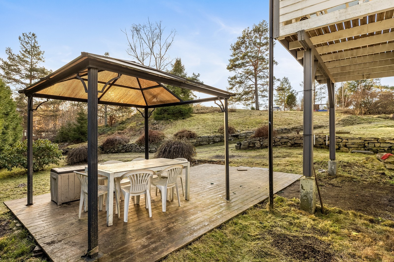 Frittliggende markterrasse, helt uten direkte innsyn Galleribilde