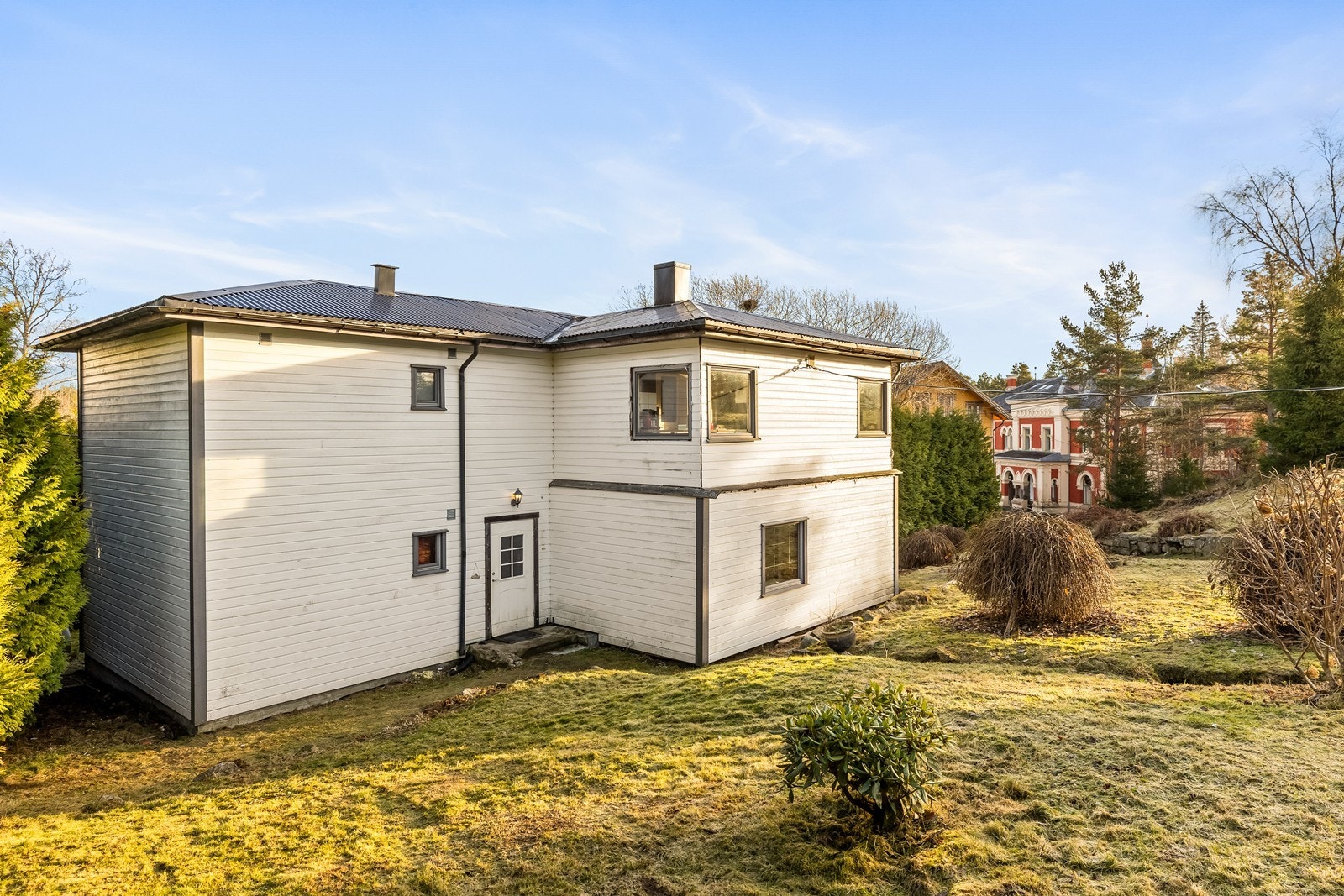 Boligen har behov for diverse oppgraderinger og renovering Galleribilde