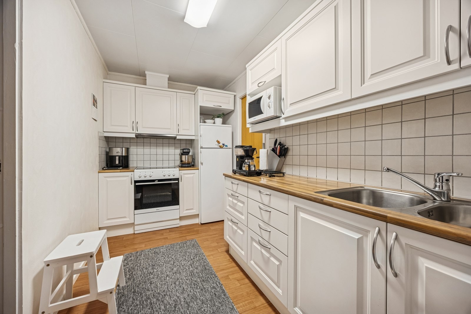 Kjøkken i leilighet Galleribilde