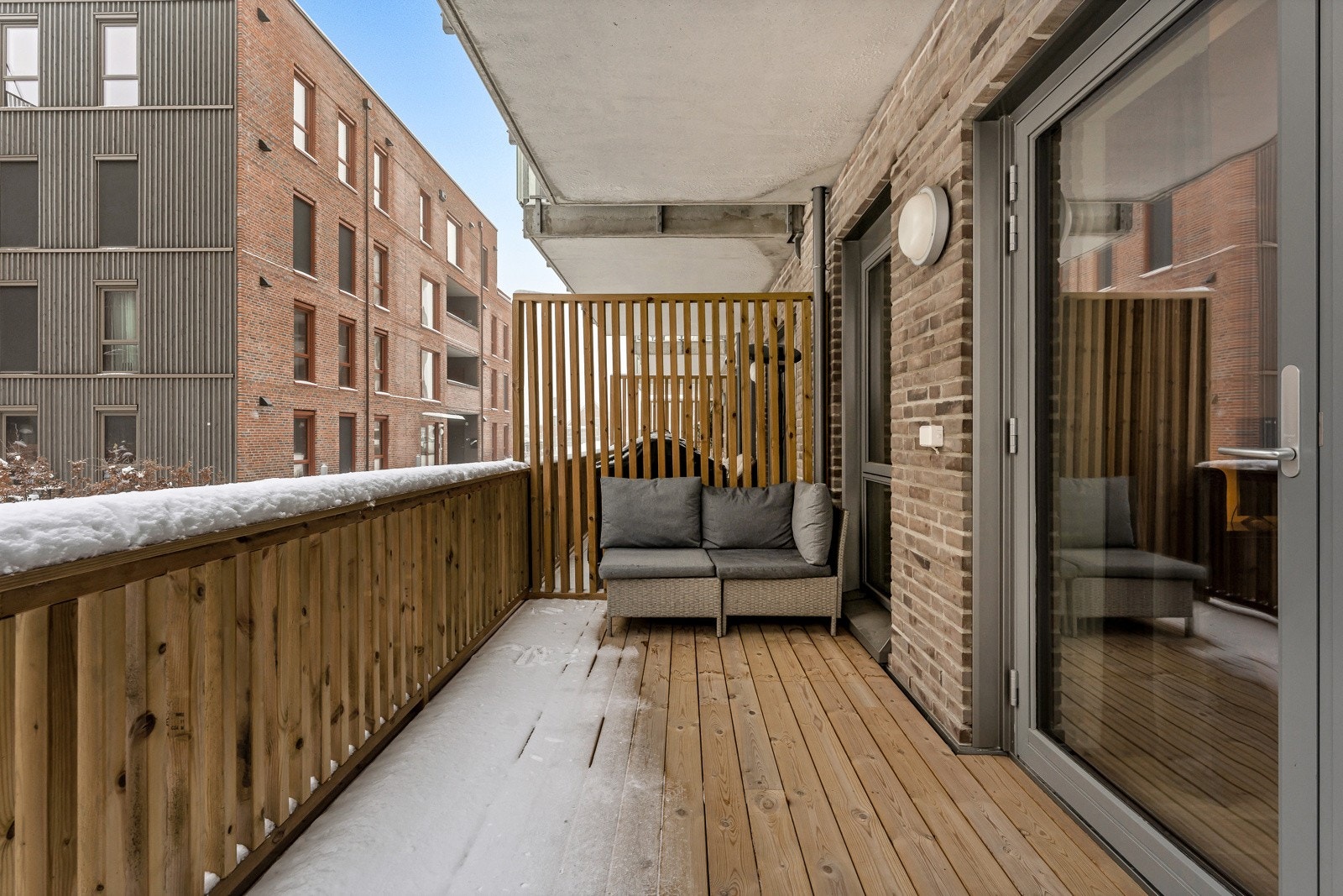 Beliggenheten mot nordvest sørger for gode solforhold på ettermiddag og kveld. Galleribilde