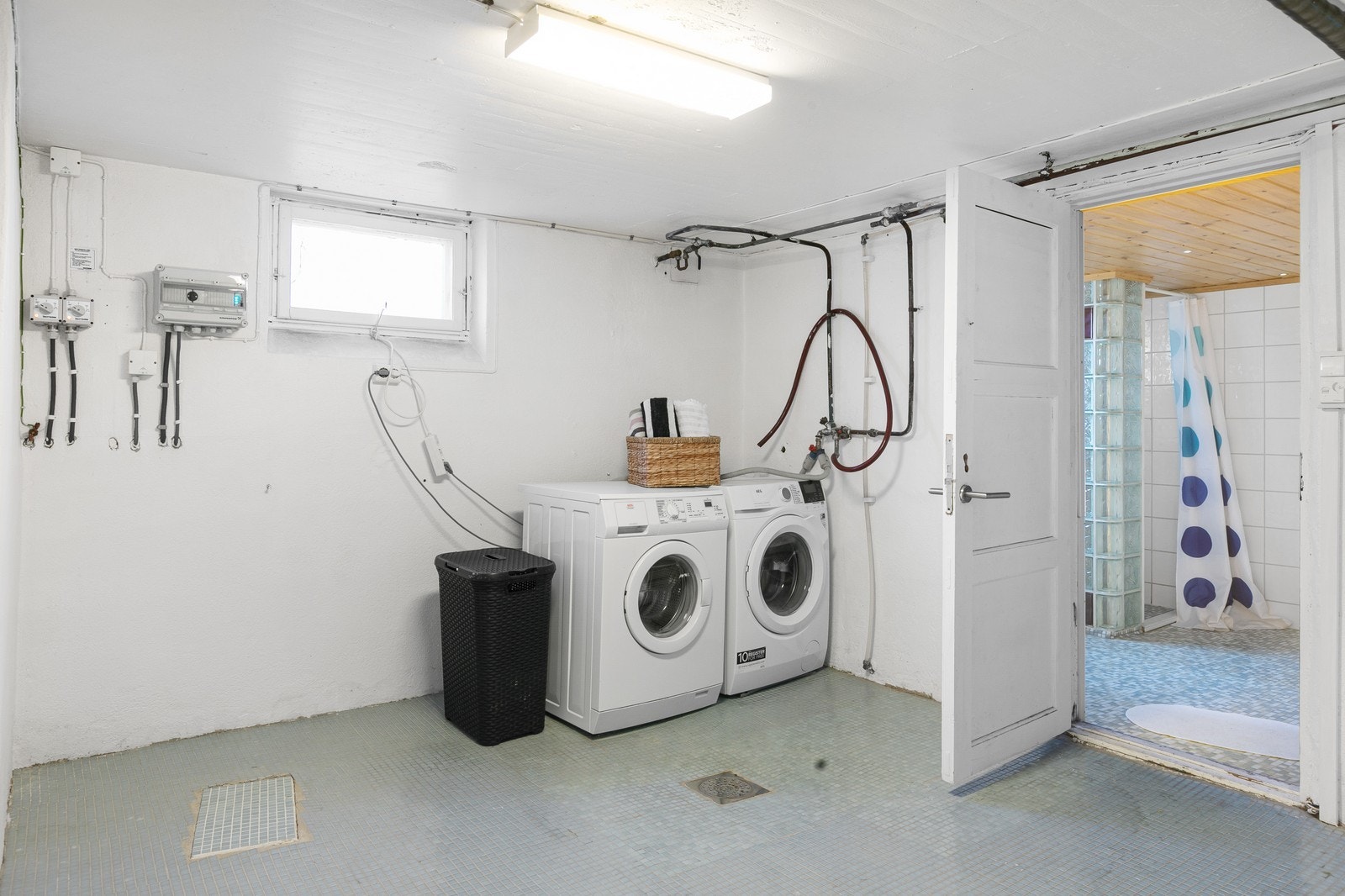 Felles vaskerom i kjeller Galleribilde