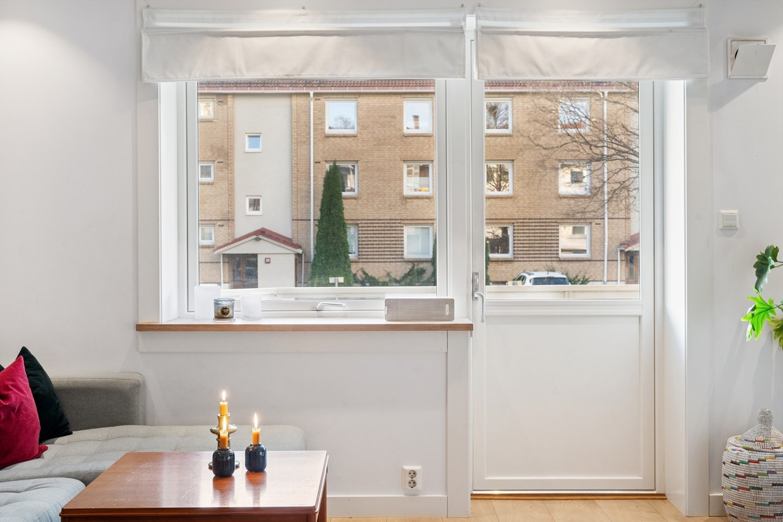 Fra stuen er det utgang til en sydvestvendt balkong med gode solforhold. Galleribilde
