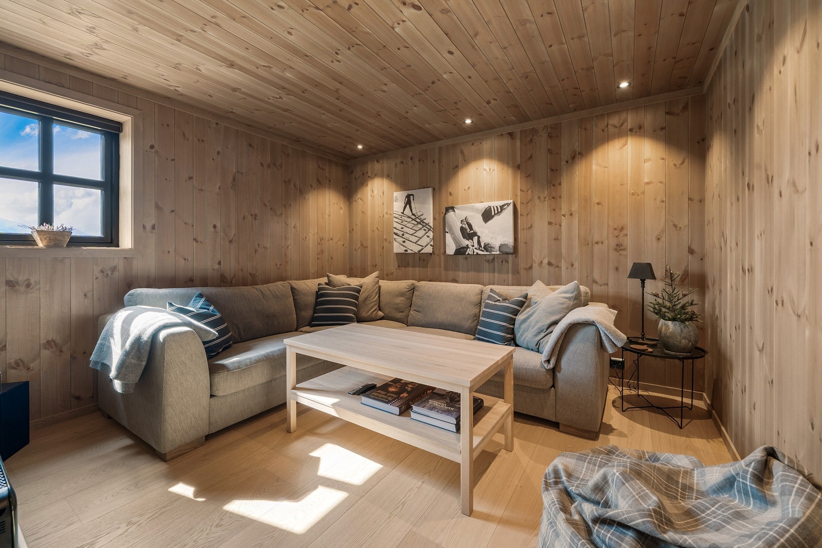 - Velkommen til Flatastøyltoppen 51 - Galleribilde