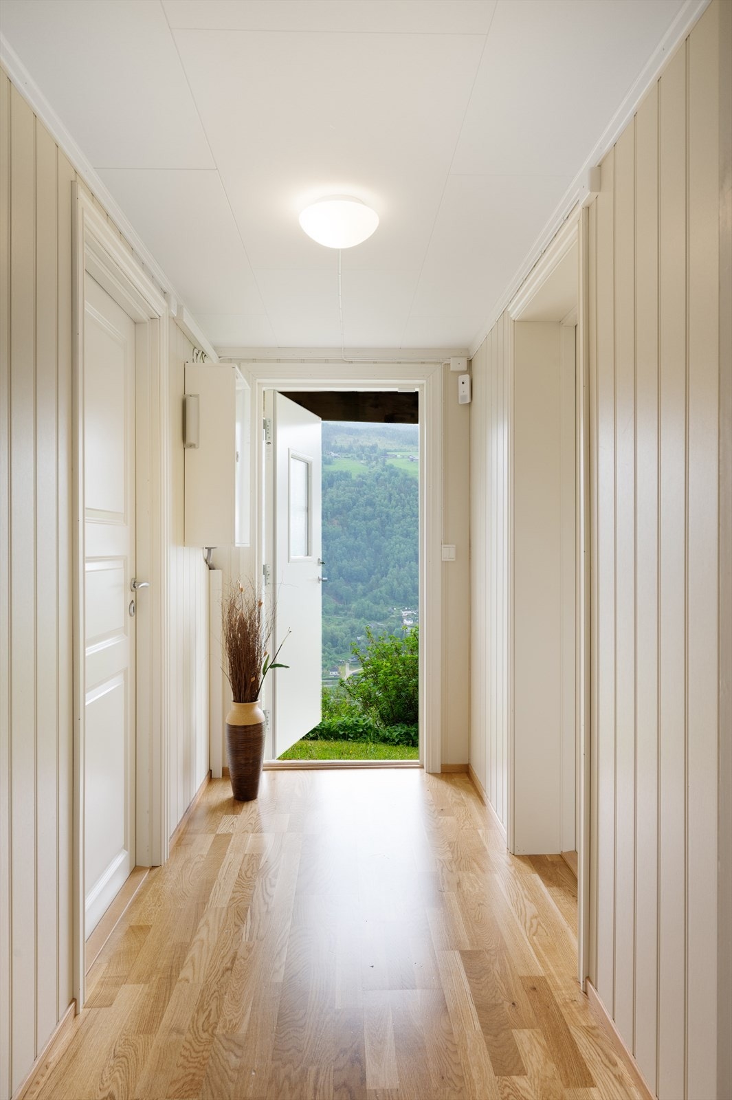 Egen utgang i kjeller. Galleribilde