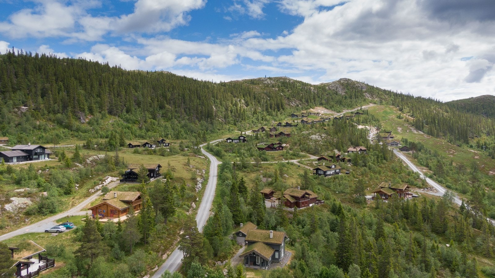 sh0477_flugonfjellvegen-56-drone-sommer_foto_stein-hofve.jpg Galleribilde