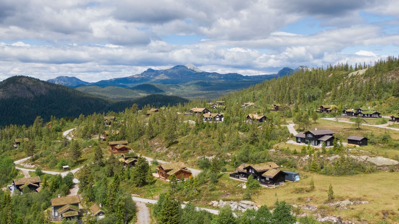 sh0465_flugonfjellvegen-56-drone-sommer_foto_stein-hofve.jpg Galleribilde