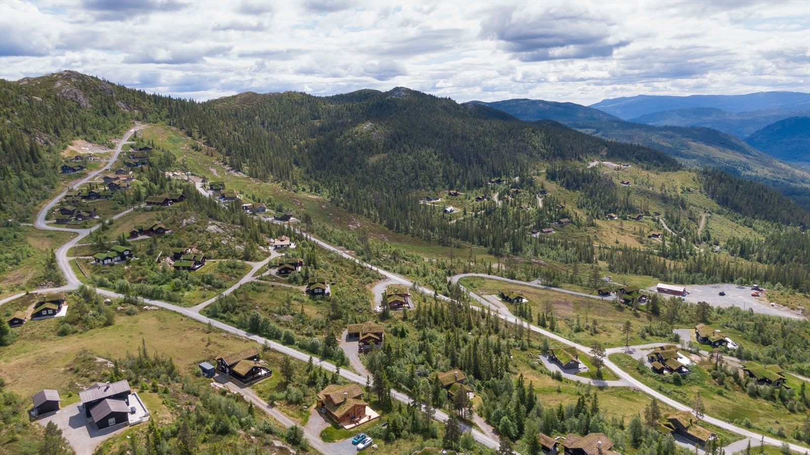 sh0444_flugonfjellvegen-56-drone-sommer_foto_stein-hofve.jpg Galleribilde