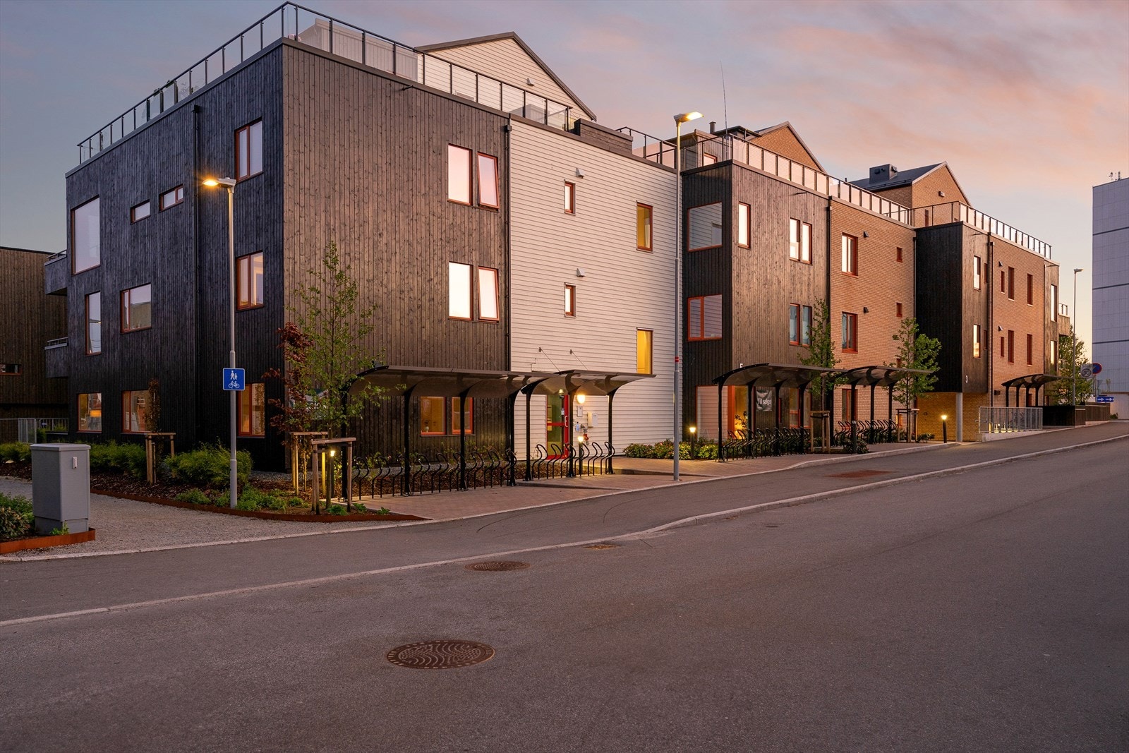 Leiligheten en flott beliggenhet i et etablert og attraktivt område med nærhet til alt du trenger i hverdagen. Galleribilde