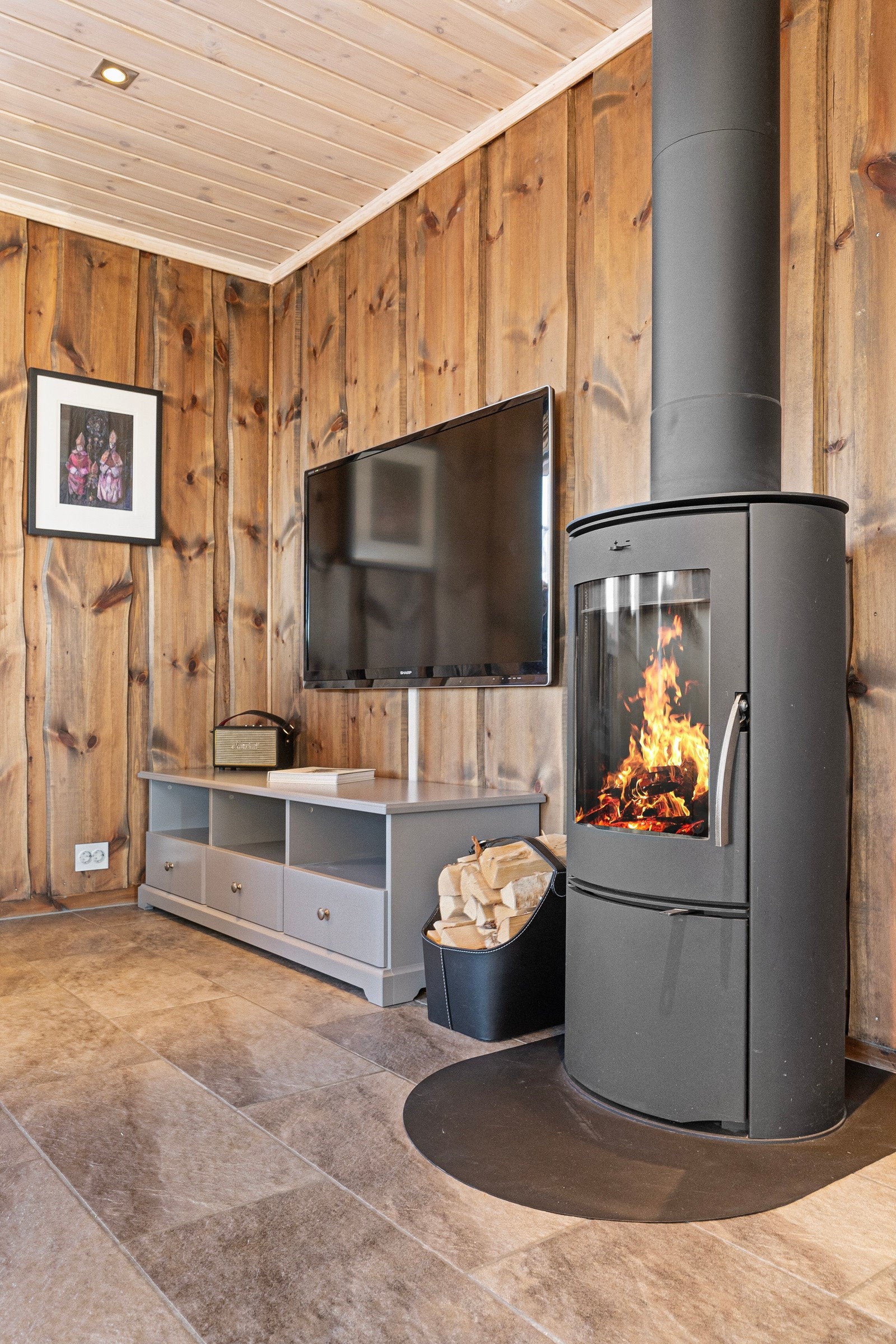 Vedovn som varmer godt på kalde dager Galleribilde