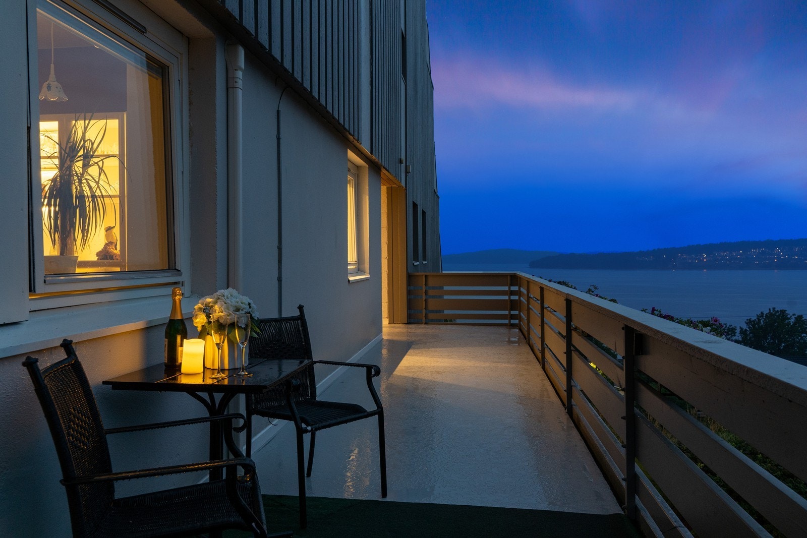 Her kan man nyte koselige kveldstimer med flott utsikt! Galleribilde