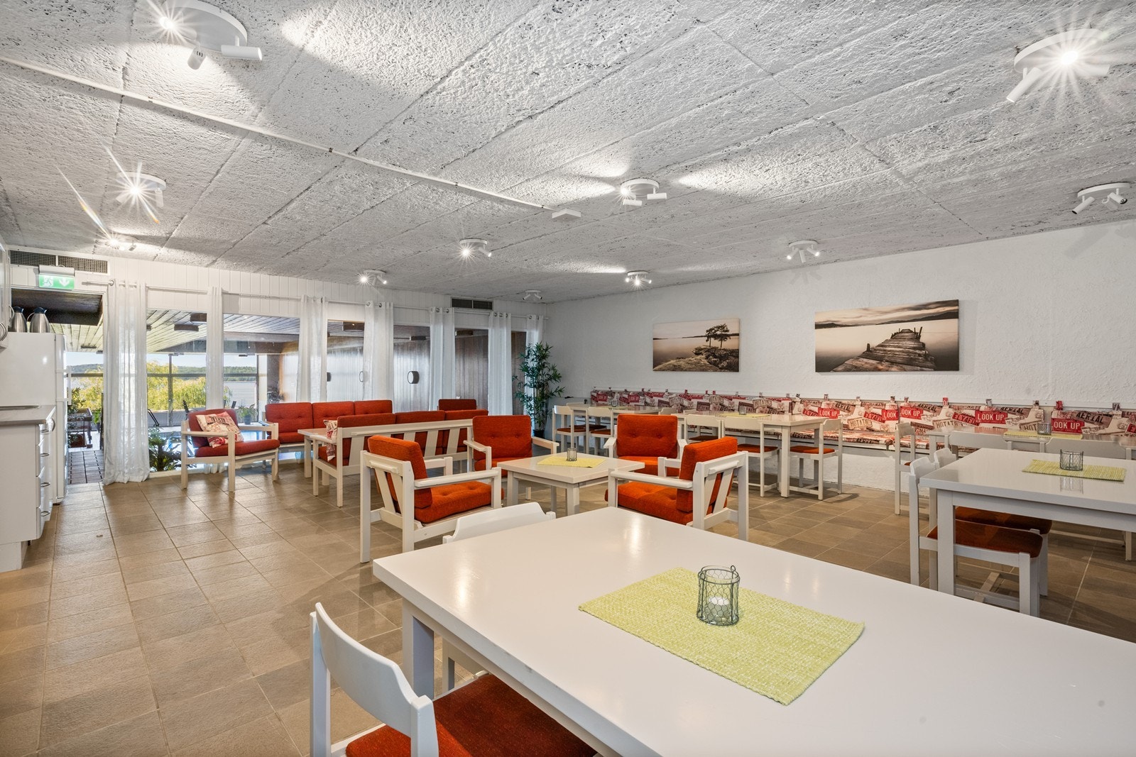 Felles oppholdsrom for selskap o.a Galleribilde