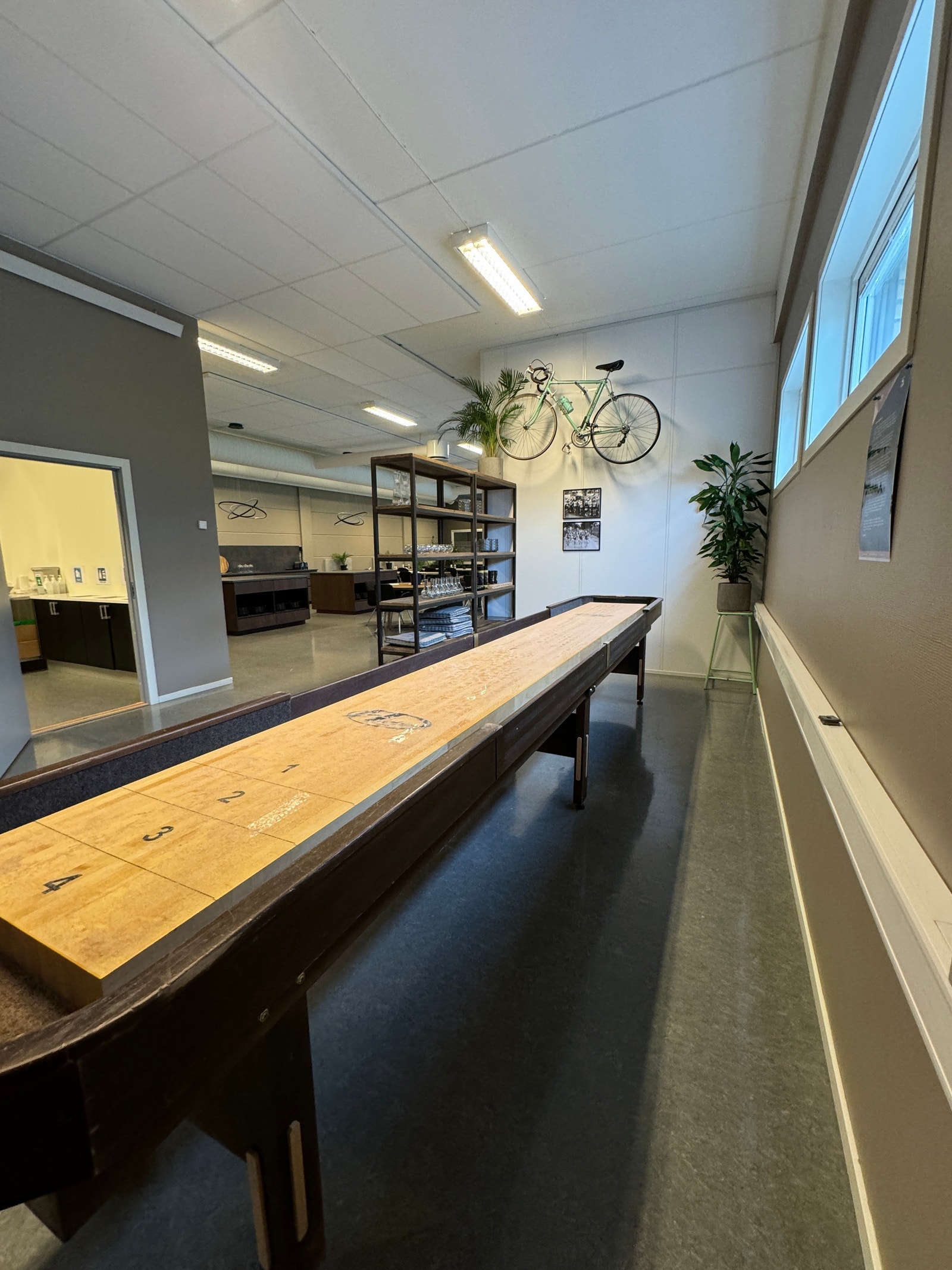 Mulighet for kantineløsning gjennom en samarbeidsavtale med leietaker i bygget, Akershus Reklameteam Galleribilde