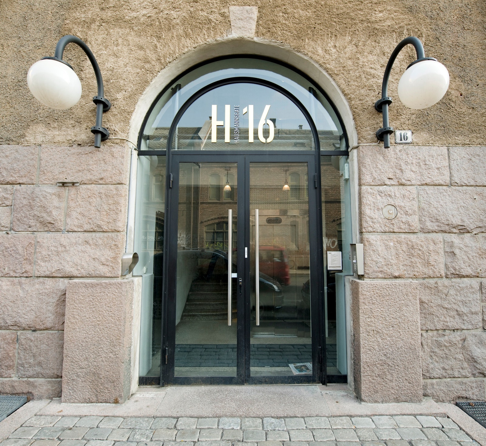 Inngangsparti. Galleribilde