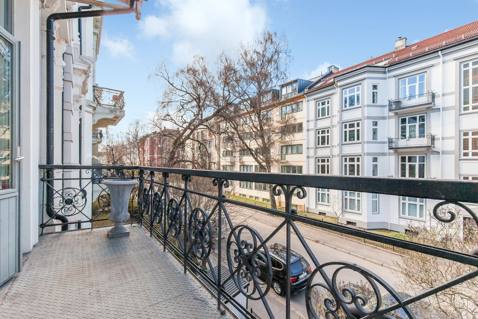 Utgang fra spisestue til balkong Galleribilde